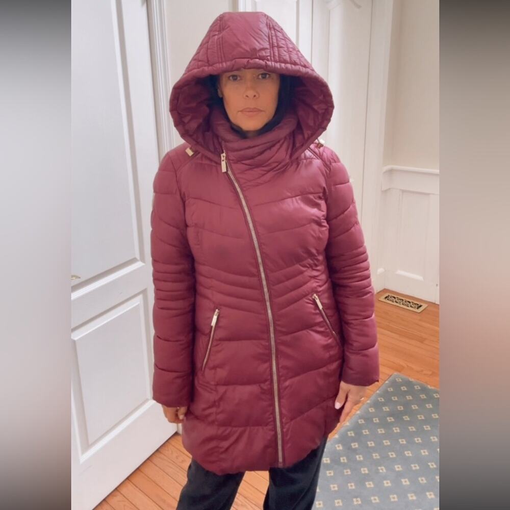 Guess Women's Burgundy Puffer Jacket size M - Picture 6 of 13